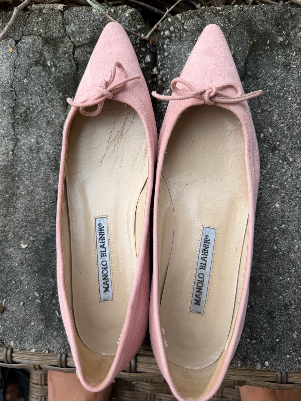 Manolo Blahnik Pink Suede Pointed Toe Flats with Bow sz6 - Picture 7 of 9